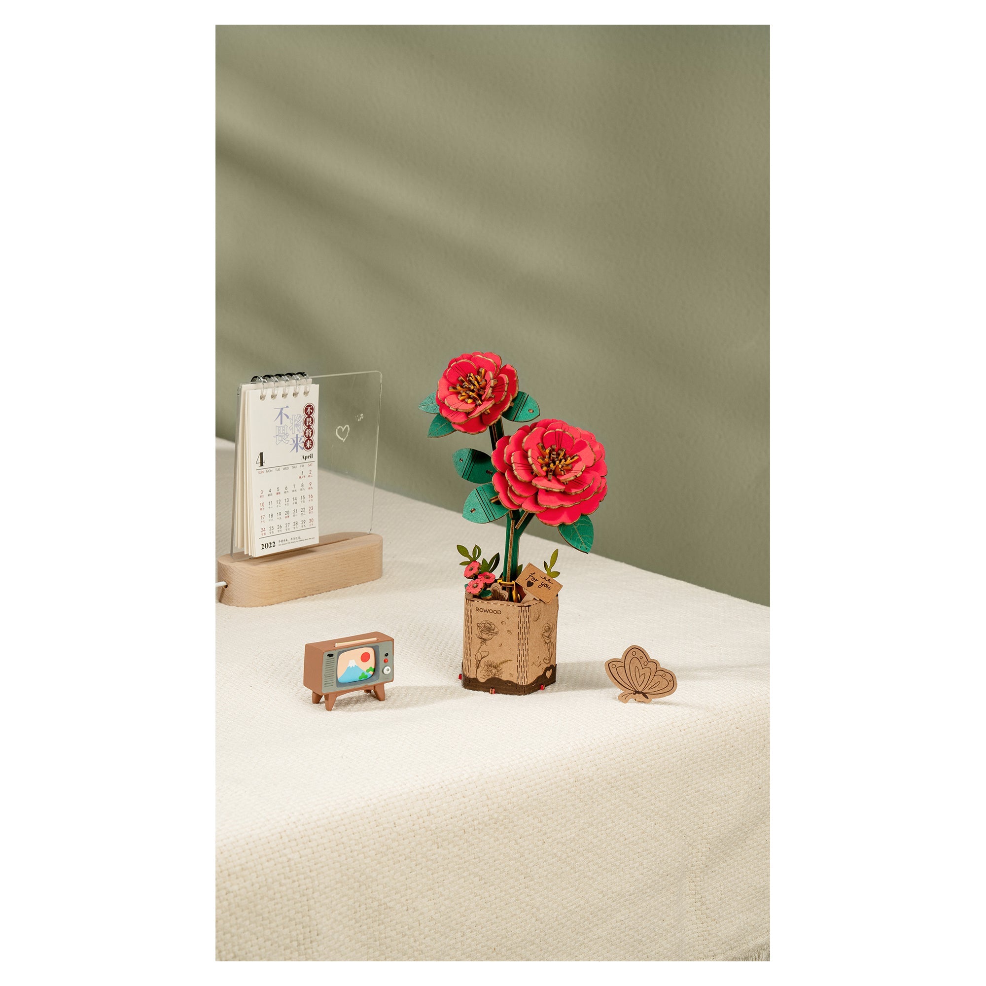 Rowood Red Camellia Model Kit — Art - Image 2