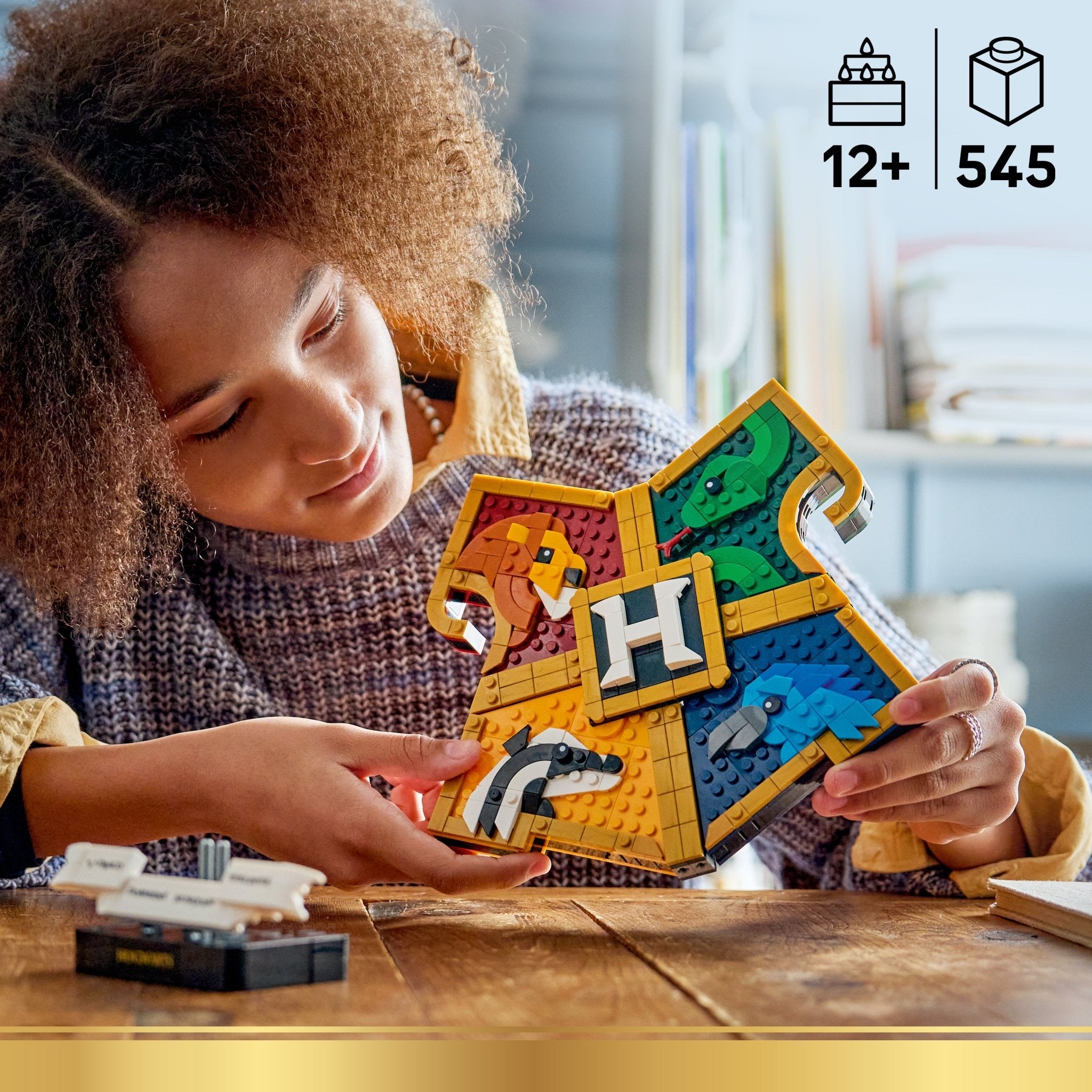LEGO® Harry Potter Hogwarts House Crest 76462 — Toy - Image 2