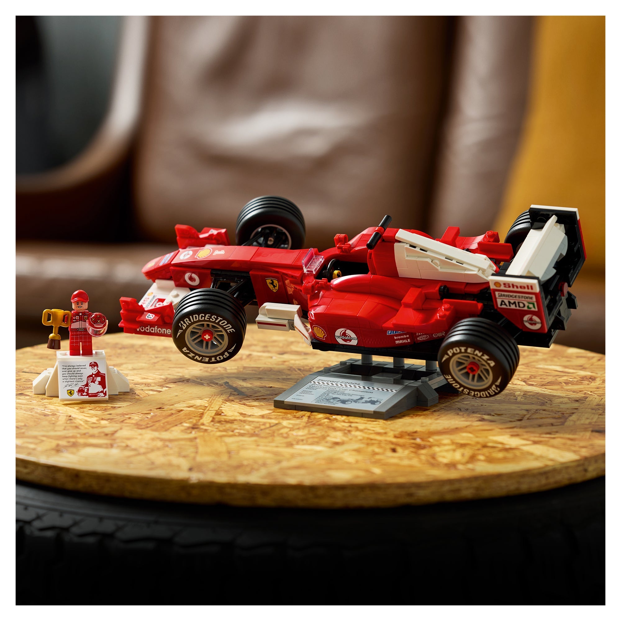 LEGO® Formula 1 LEGO® Icons Ferrari F2004 & Michael Schumacher 11375 — Vehicle - Image 7