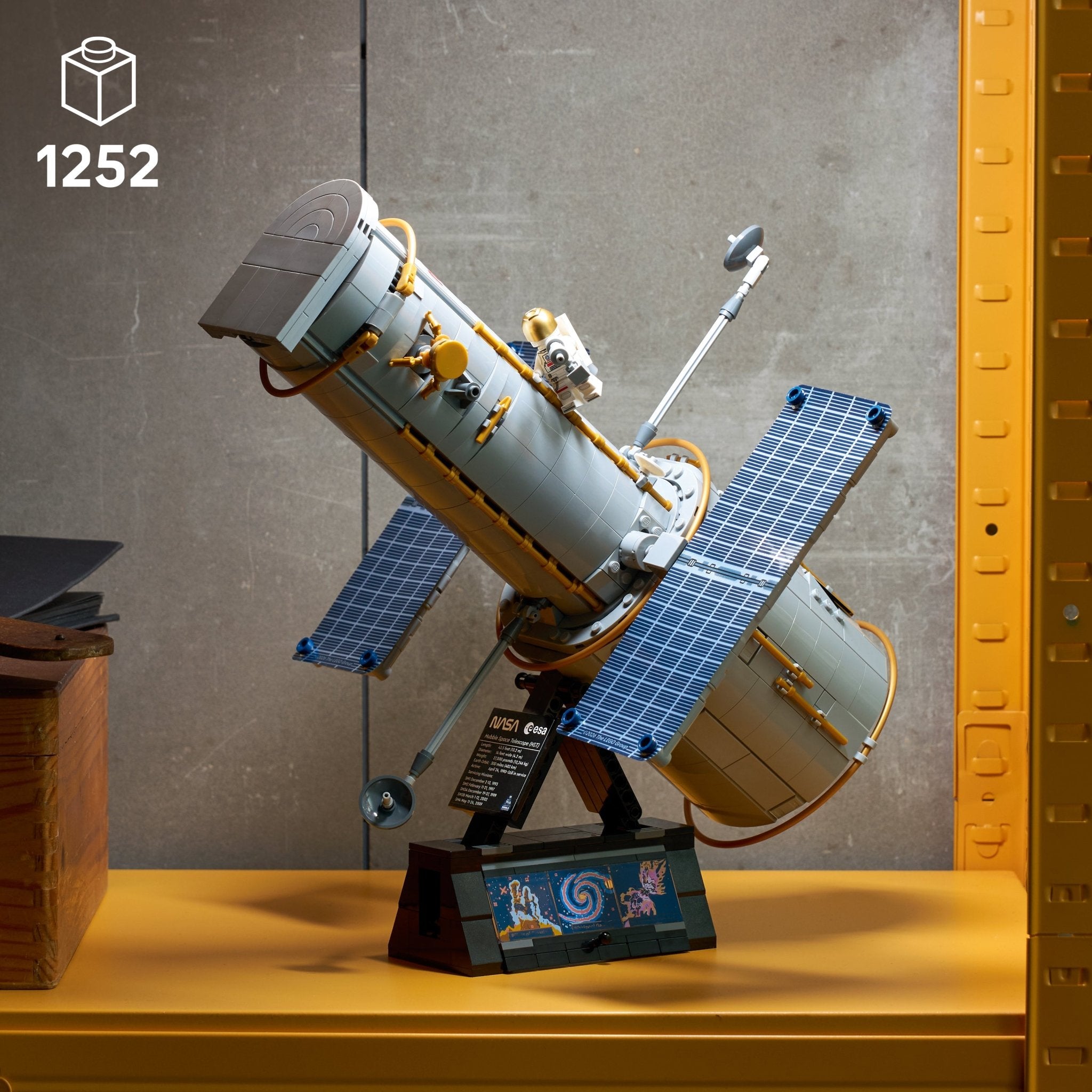 LEGO® Icons Hubble Space Telescope 11382 — Set - Image 5