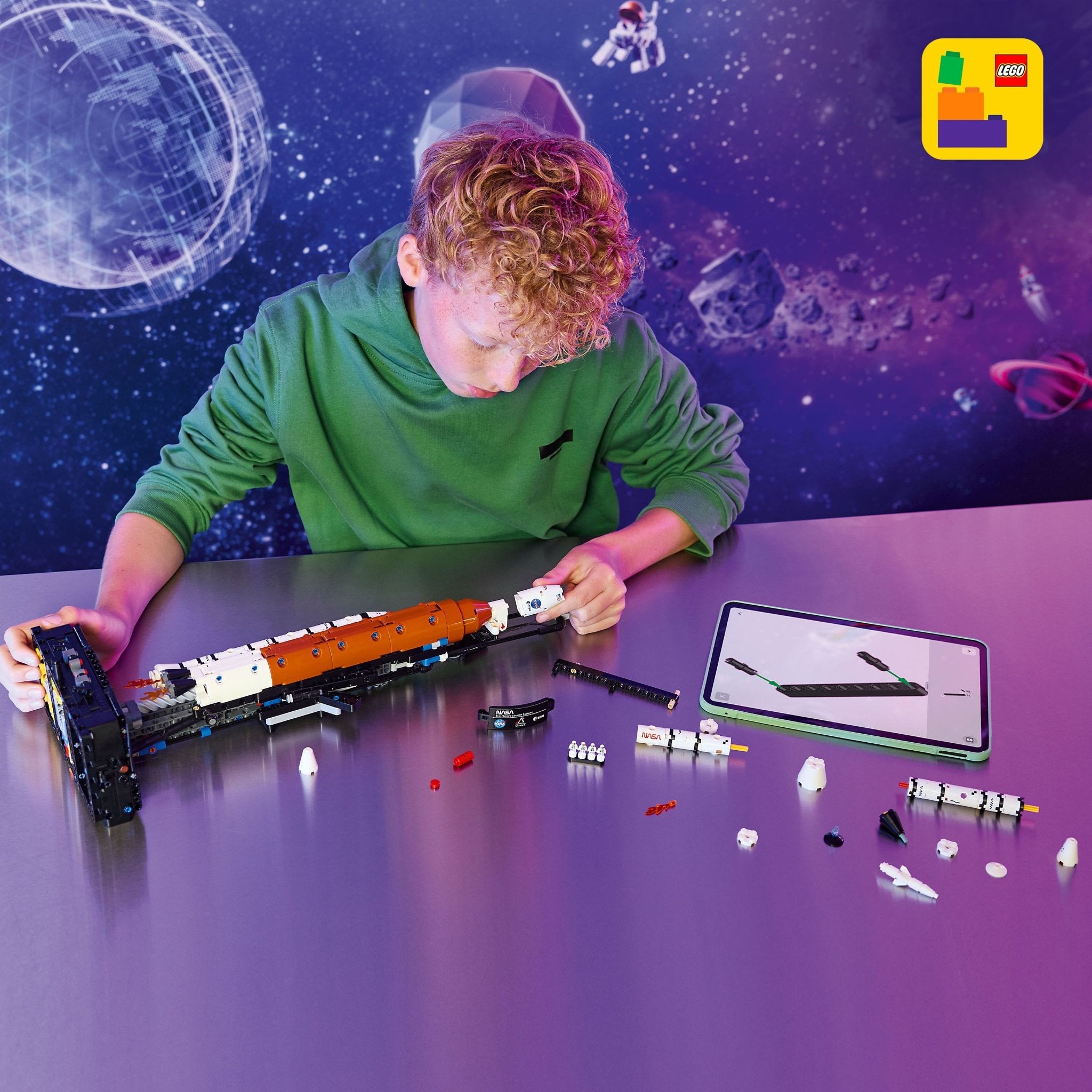 LEGO® Technic LEGO® NASA Artemis Space Launch System Rocket 42221 — Set - Image 6