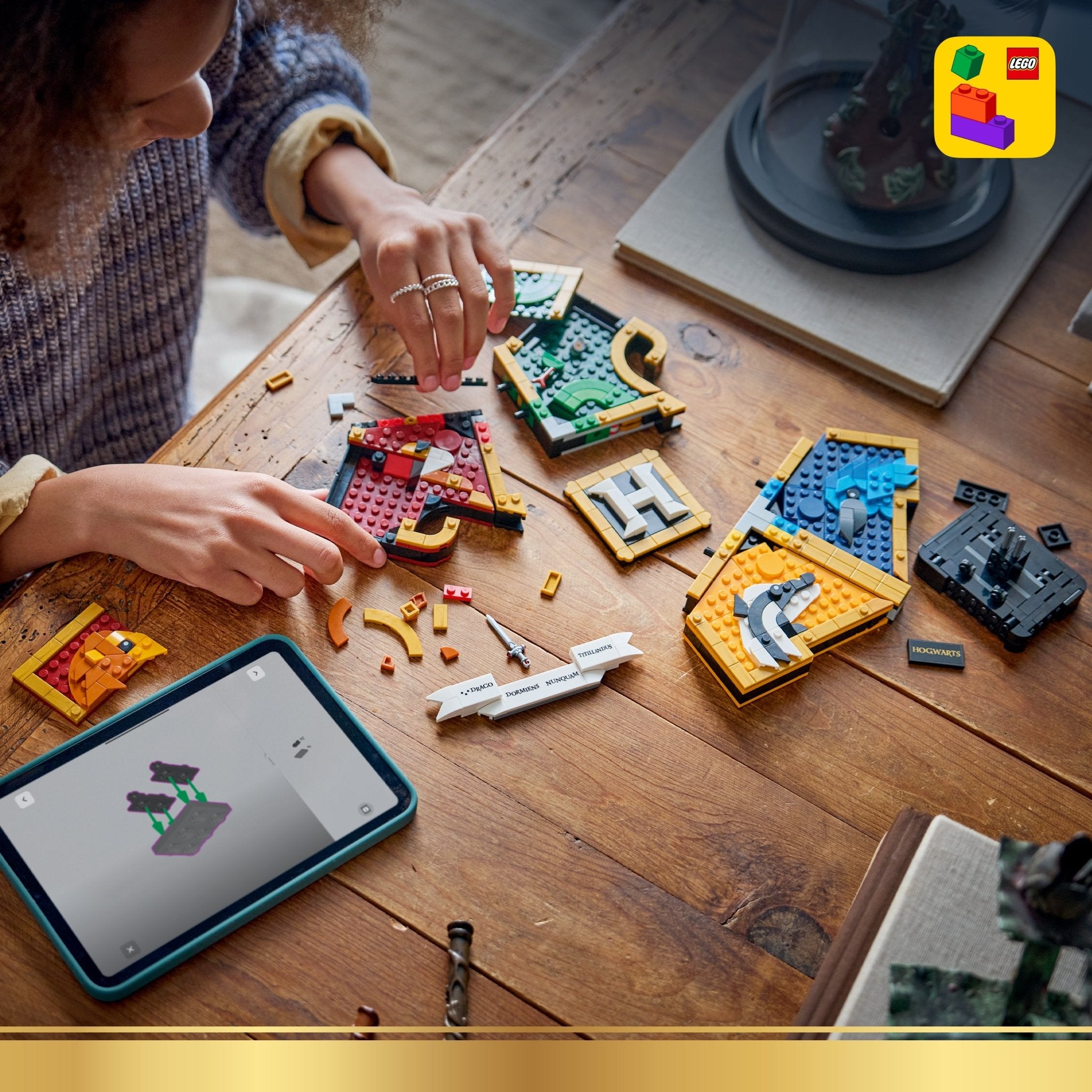 LEGO® Harry Potter Hogwarts House Crest 76462 — Toy - Image 6