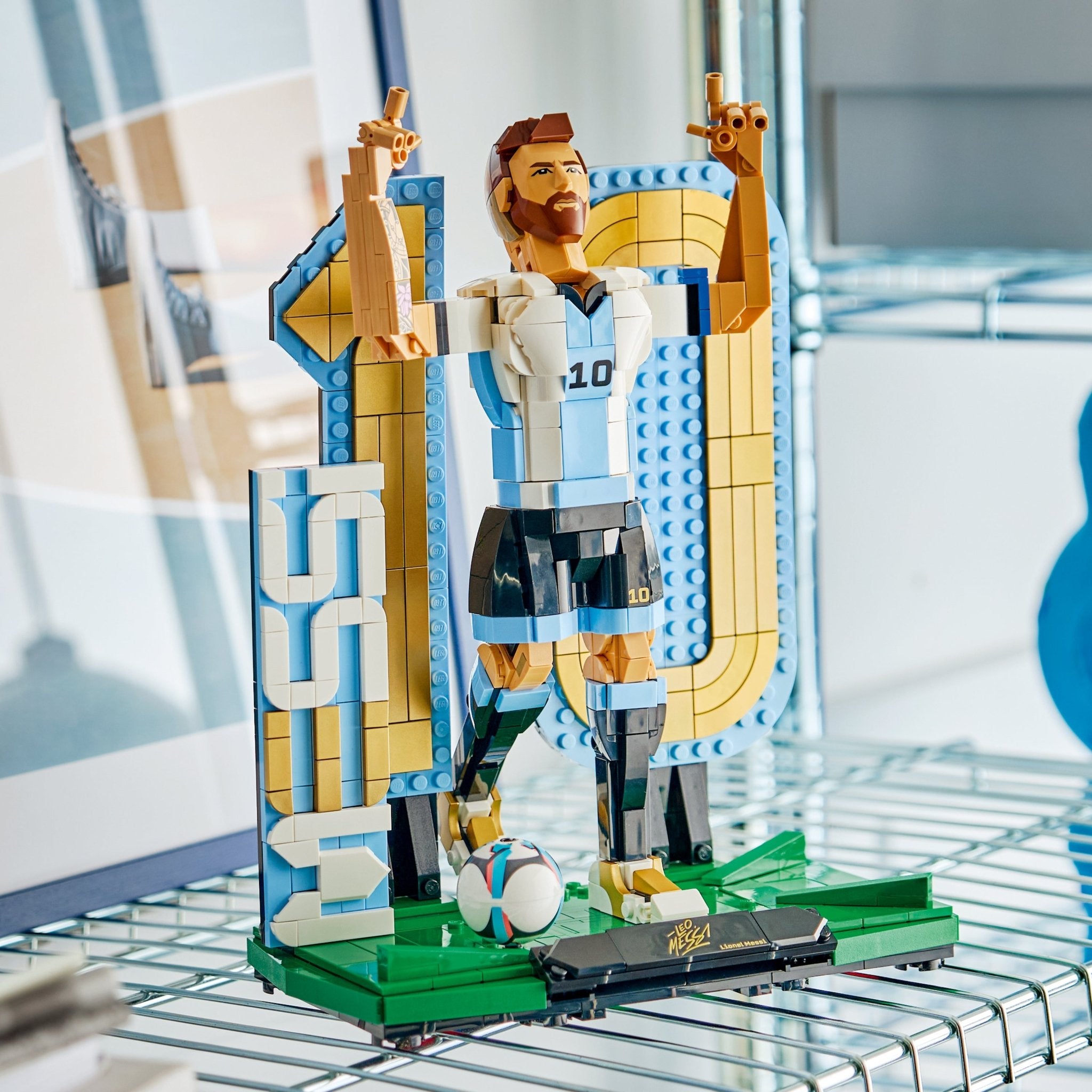 LEGO® Editions Lionel Messi – Soccer Legend 43015 — Can - Image 6