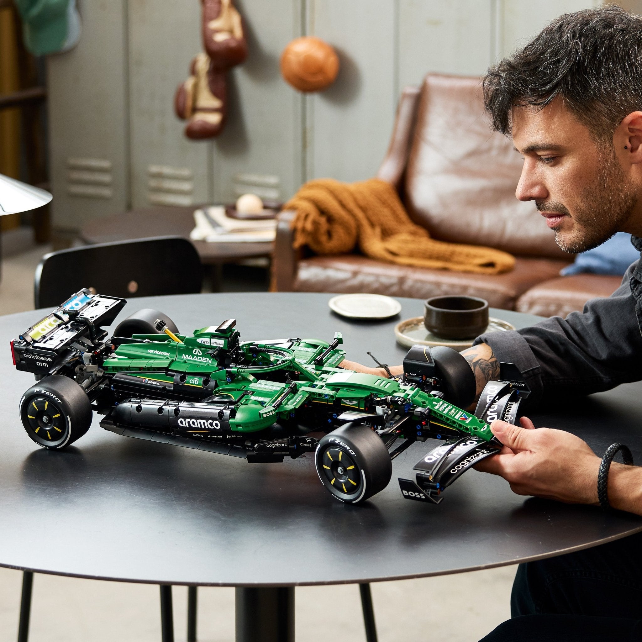 LEGO® Technic Aston Martin Aramco AMR25 F1 Car 42240 — Set - Image 3