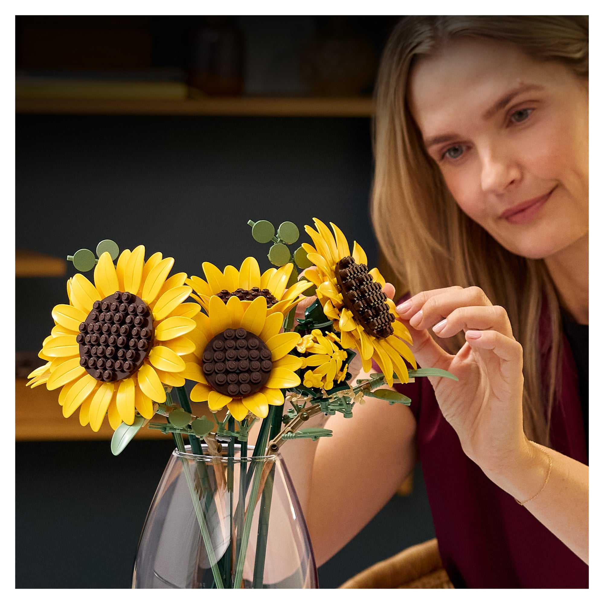 LEGO® Botanicals Sunflower Bouquet 11502 — Set - Image 4