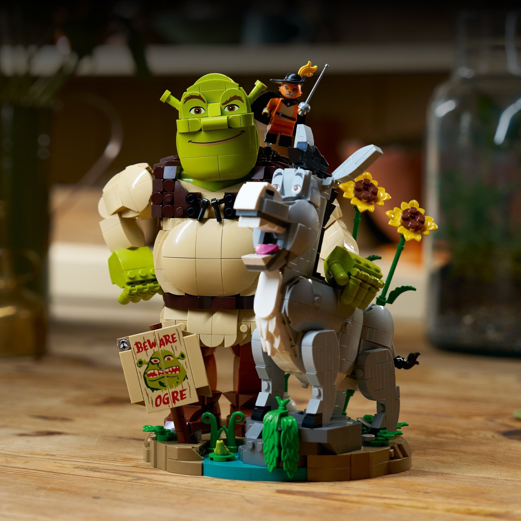 LEGO® Shrek: Shrek, Donkey & Puss in Boots 72423 — Set - Image 7