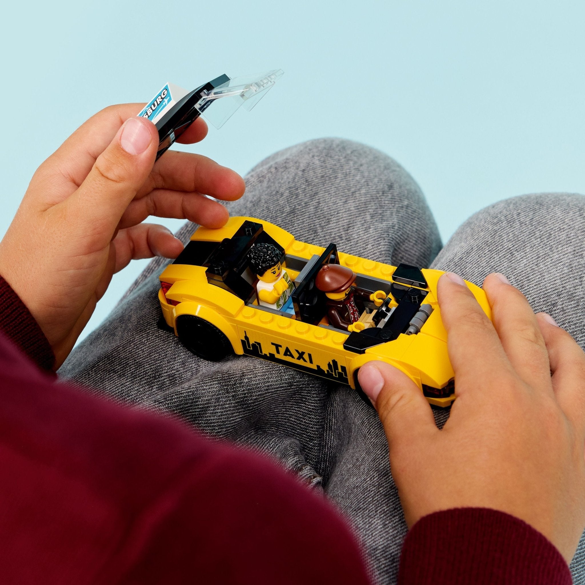 LEGO® City LEGO® Yellow Taxi 60487 — Toy - Image 3