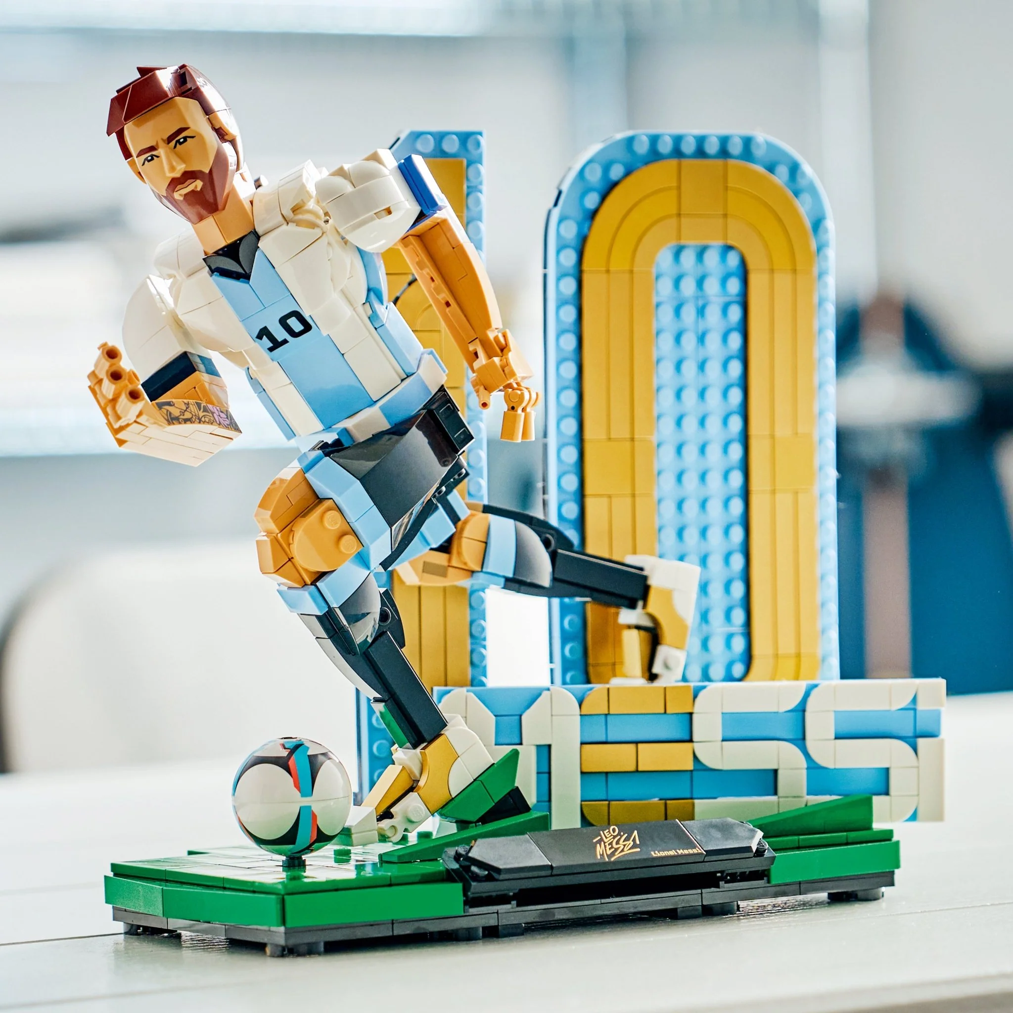 LEGO® Editions Lionel Messi – Soccer Legend 43015 — Can - Image 4