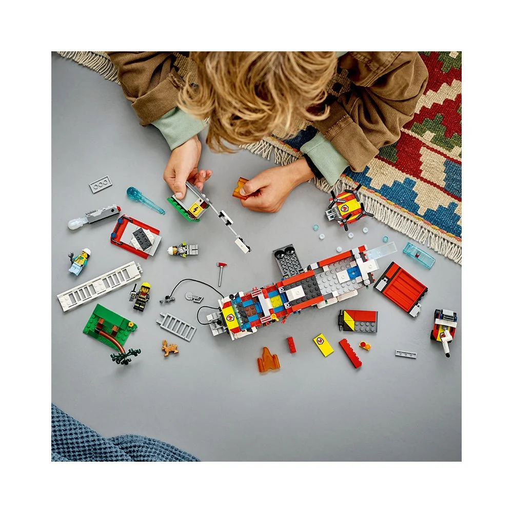 LEGO® City Fire Command Truck — Toy - Image 5