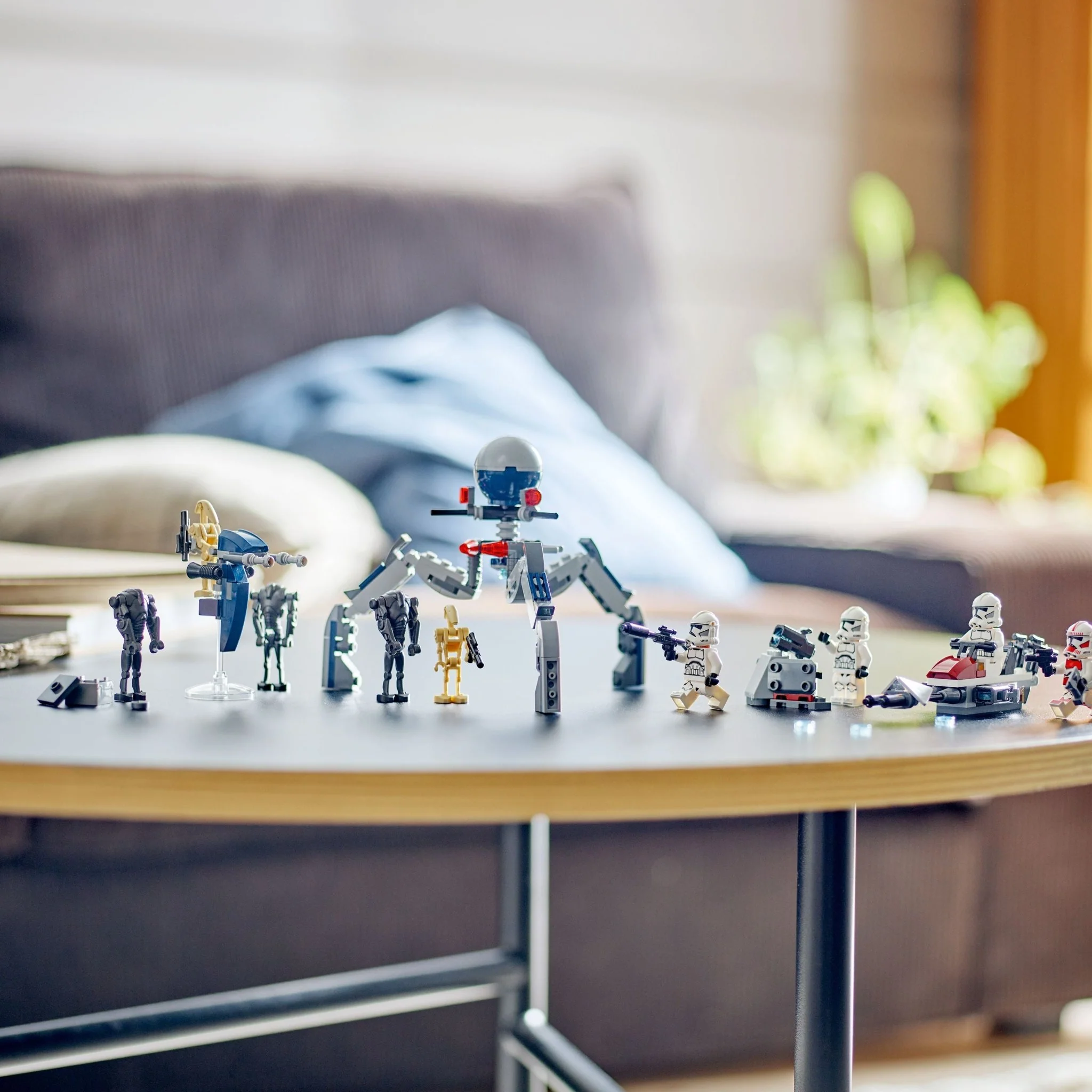 LEGO® Star WarsTM Clone TrooperTM & Battle DroidTM Battle Pack 75372 — Figure - Image 12
