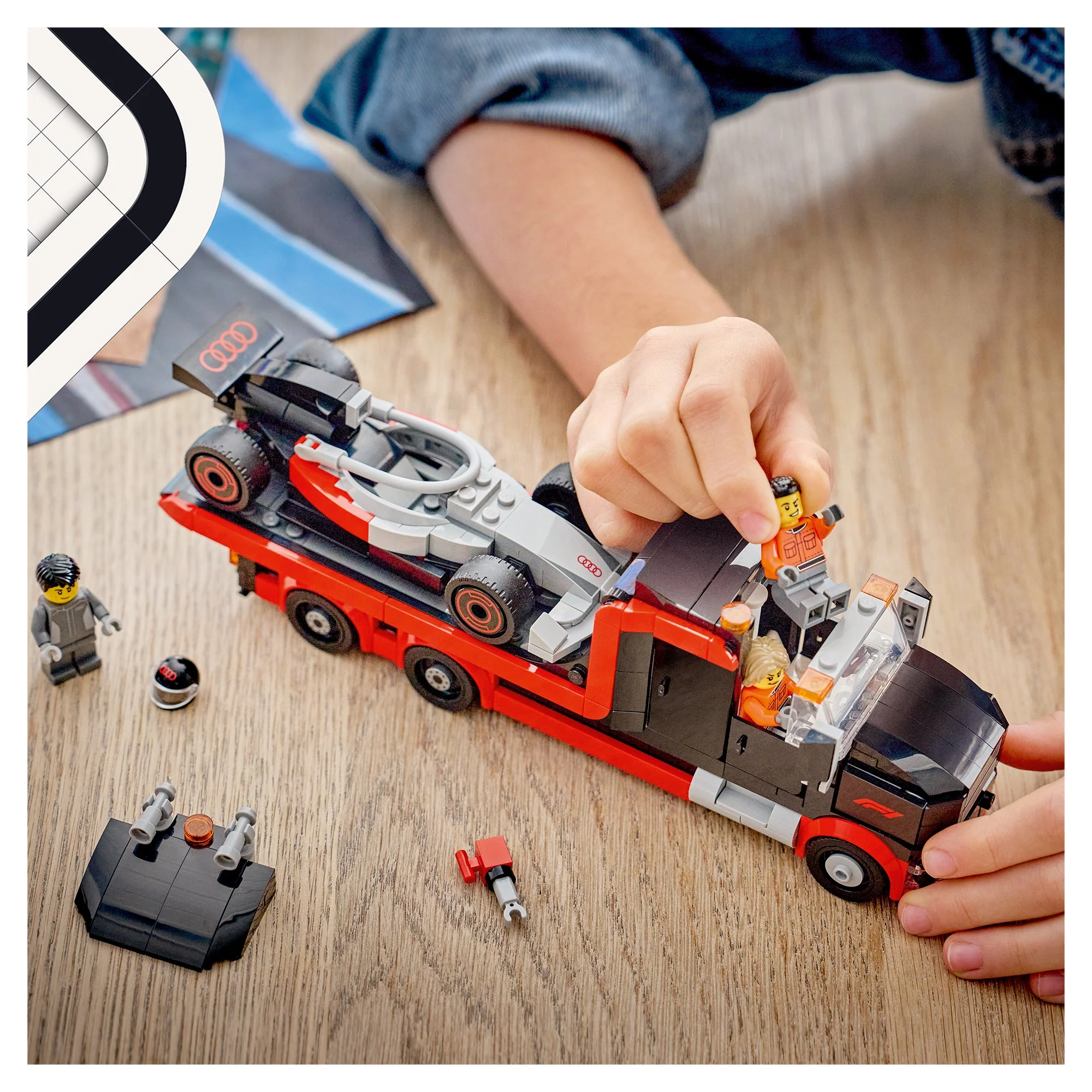 LEGO® City F1 Display Truck with Audi F1 Race Car 60493 — Can - Image 4